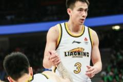 媒體人：遼寧若想贏系列賽，別跟裁判較勁，多想想比賽