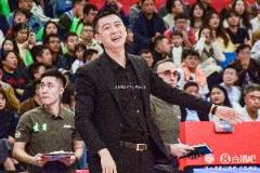 楊鳴：G3關(guān)鍵在勝敗，希望球員們勇于承擔(dān)責(zé)任