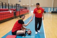 女籃新星張子宇18歲生日，中國(guó)籃協(xié)官方祝福送上