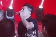 李春江現(xiàn)身廣廈首冠慶功宴 端杯一口悶共慶榮耀