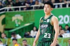 王?。毫州诓贿m合打一號(hào)位，尤其在高水平賽事中更顯不足