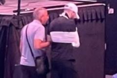 阿拉基不滿許鐘豪防守動作摔球離場