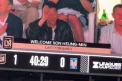 球場宣洛杉磯FC主場大屏幕寫著:歡迎孫興慜！洛杉磯FC前鋒