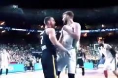 惺惺相惜，情不自禁！薩博尼斯：哈哈，笑早了吧！