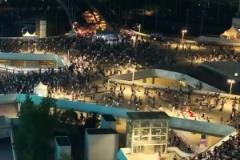 國足結(jié)束超7萬人散場，畫面十分震撼！