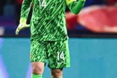 尷尬！王大雷剛在杭州領(lǐng)取中國(guó)金手套獎(jiǎng)，對(duì)澳大利亞時(shí)黃油手丟球