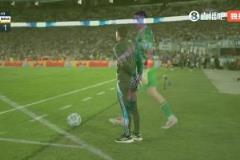 NO！大馬丁花式顛球引起斯卡洛尼不滿，后者連連搖手指