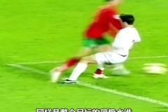 這可能是C羅職業(yè)生涯最風(fēng)騷的一次過人！阿什利科爾直接被晃倒！