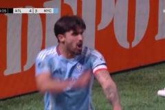 后衛(wèi)氣炸了！紐約城門將和后衛(wèi)溝通失誤遭對手完成大逆轉(zhuǎn)