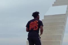 真愛粉！甲亢哥爬上中國天梯頂端，嚇尿的同時(shí)大喊：C羅更好