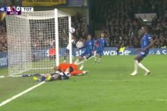 門(mén)將立功！孫興慜包抄近距離鏟射！門(mén)將桑切斯神勇?lián)涑觯? title=