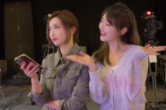 小七在佳依跟前慶祝：贏啦贏啦！湖勇大戰(zhàn)！勇士終于贏啦！