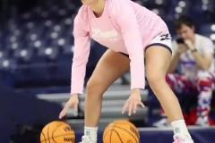 人美實(shí)力強(qiáng)！這套運(yùn)球吧友能挑戰(zhàn)一下嗎？