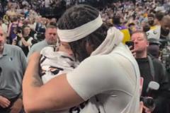 東契奇：我和老詹說好了，下賽季把你交易回來！濃眉：一言為定啊