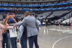 那個人來了東契奇重回故地焦點(diǎn)戰(zhàn) 獨(dú)行俠GM哈里森已到場…