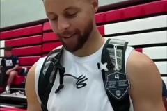 美國男籃問答：第一次扣籃時幾歲？濃眉：詹姆斯兩歲扣籃！