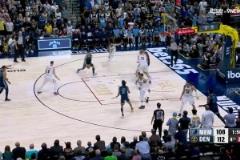 今天的威少香不香！威少積極協(xié)防造成伊迪空藍(lán)不進(jìn)24秒違例