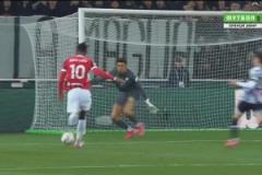 米蘭4-0鎖定勝局！亞伯拉罕送妙傳，萊奧助攻賴因德斯撞射破門！