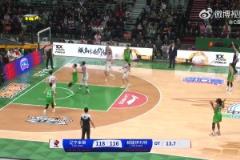大心臟！張鎮(zhèn)麟接球冒著被反打的風(fēng)險 果斷三分飆中殺死比賽！！