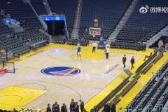 今天沒有得到出場(chǎng)機(jī)會(huì)！庫(kù)明加賽后還留在場(chǎng)地練習(xí)投籃