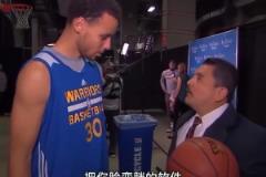 庫(kù)里：這家伙也太無(wú)聊了！想抱我就直說(shuō)唄！