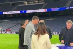 征服伯納烏！阿森納客場球迷賽后繼續(xù)高歌，塔子哥揮手致意