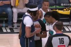 冷靜冷靜！濃眉和莫蘭特情緒起來了，激動(dòng)對(duì)噴！