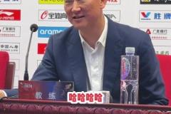 2-1領(lǐng)先了還想回杭州嗎？劉維偉笑了：?jiǎn)栠@么敏感的問(wèn)題嗎？