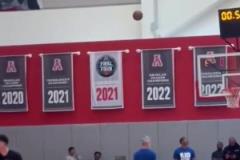 少見(jiàn)！庫(kù)里在備戰(zhàn)與火箭的訓(xùn)練中連續(xù)投丟四個(gè)三分