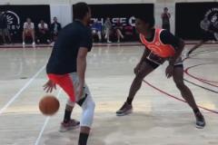 鎖不死！看看當(dāng)年庫里在訓(xùn)練營是怎么打阿門的