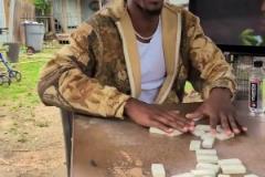 癮是真大巴特勒上午還在球館練球，下午就跑鄉(xiāng)下打牌去了