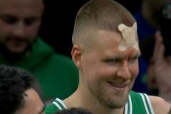 耐殺也不能這樣??！比塔澤鐵肘重擊波津額頭 后者貼上可愛OK繃