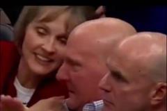 鮑爾默終于揚(yáng)眉吐氣了一回，這老頭投資這么多錢，總算迎來了轉(zhuǎn)機(jī)