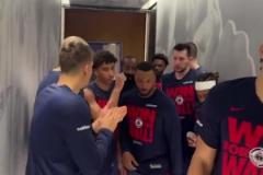 米爾斯教大家怎么揮毛巾！人家可是有冠軍的，說不定還能再得一個(gè)