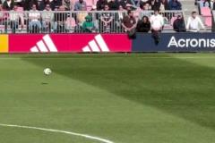 以后又是一個球星？阿賈克斯青年隊小球員“碾壓”大版鋼巴小球員