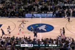 關(guān)鍵犯錯(cuò)！詹姆斯邊線球發(fā)球失誤，隨后打手愛德華茲被挑戰(zhàn)成功！