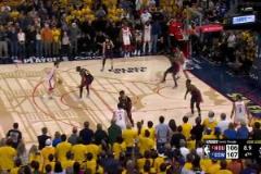 最糟糕的選擇！申京生死時刻強(qiáng)行單挑追夢不中，巴特勒搶板定勝局