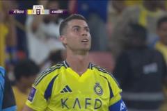 這球非常可惜！C羅頭球攻門遺憾擊中立柱！