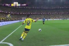 勝利1-1扳平比分！馬內(nèi)強突內(nèi)切打門折射入網(wǎng)！