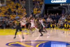 各種神仙球都來??！吉米-巴特勒最后一秒隨手一丟打進(jìn)壓哨球