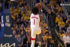 看著真疼啊阿門快攻被佩頓空中撞翻磕到后腦，裁判吹普通犯規(guī)