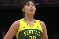 風(fēng)暴首秀！李月汝季前賽雙新高15分10板