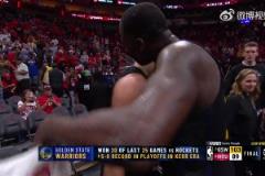 看得出來哥倆已經(jīng)很累了！庫里&追夢賽后開心微笑慶祝！