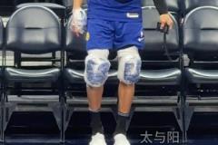 緊繃神經(jīng)！庫里賽前熱身往膝蓋纏了兩塊大冰袋！