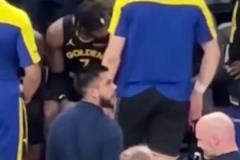 庫里不在，俺就是領(lǐng)袖！追夢給隊友講解戰(zhàn)術(shù)，希爾德聽得很認真