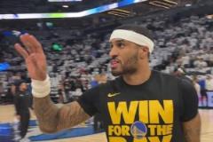 ?有愛！小佩頓接森林狼小球迷的傳球命中三分