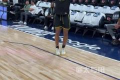 穆迪年薪近600萬(wàn)美元 熱身時(shí)仍穿著臟舊的GT cut3