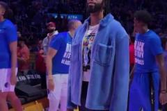 這賽季發(fā)生了太多故事了！名場面：湖人主場致敬濃眉！