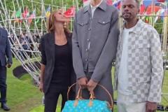 強大的基因！文班亞馬的父母也有將近兩米吧