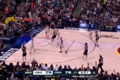 有點尷尬！掘金末節(jié)追分時刻，威少大空位三分出手，投了記大過橋